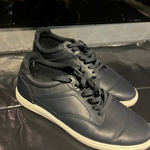 Barley worn also navy leather